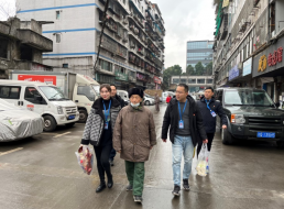 節(jié)前慰問送溫暖，情系下渡口社區(qū)困難群眾