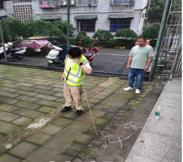 一面錦旗背后的“暖心守護”——共產(chǎn)黨員服務(wù)大隊開展“五進”活動獲贈錦旗